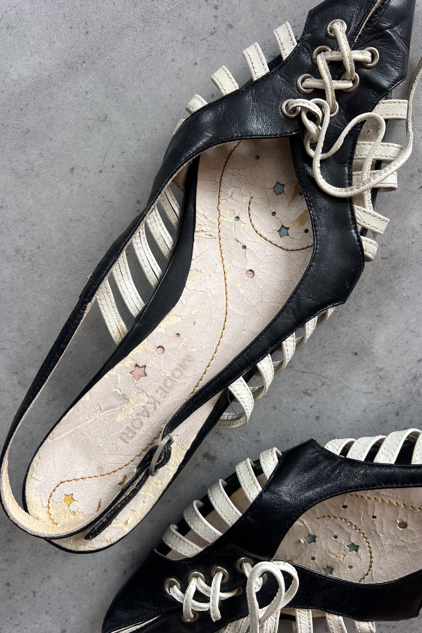 Vintage black & white kitten heels ★ Size 23.5