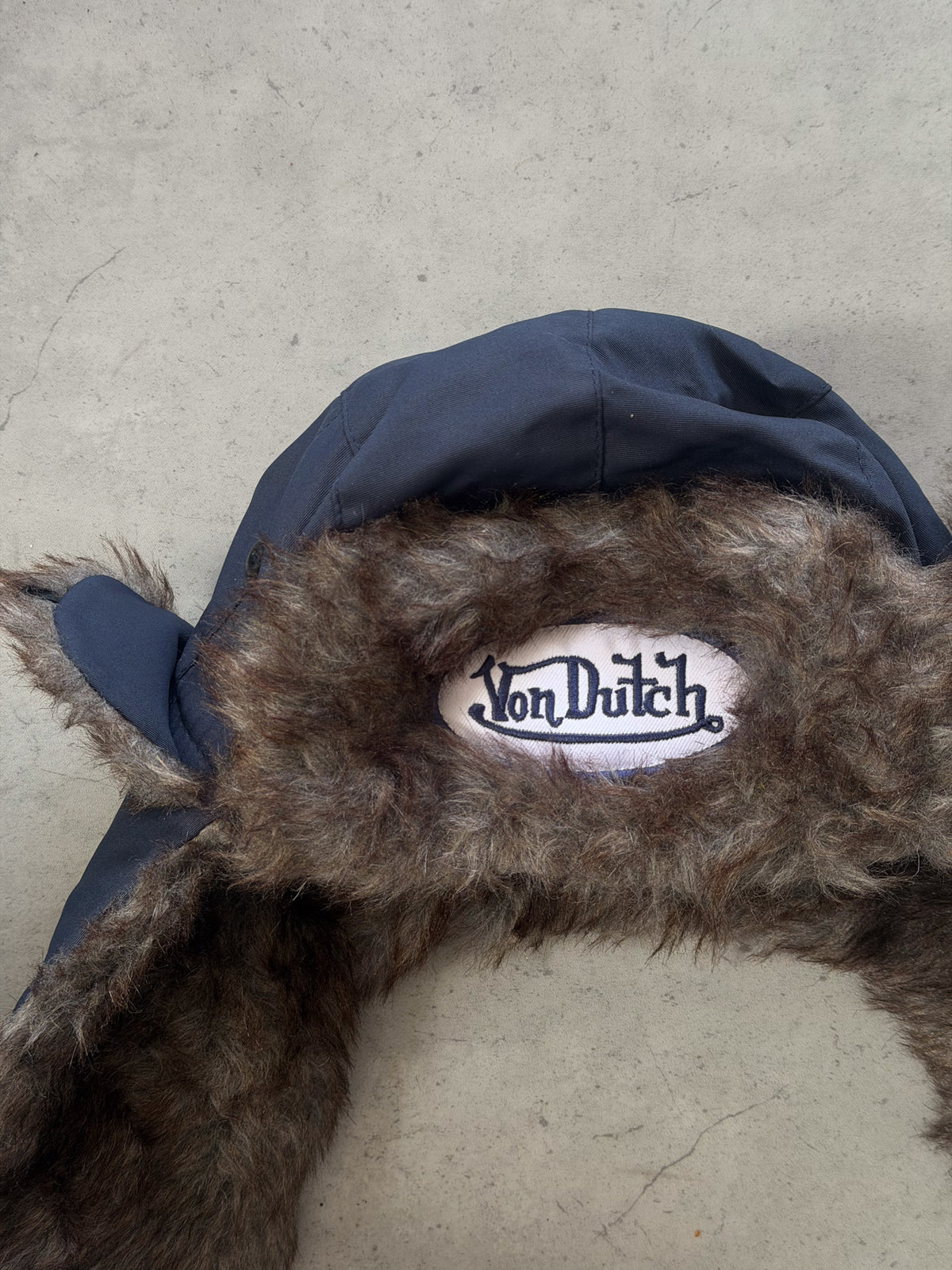 VON DUTCH navy fluffy festival hat ★