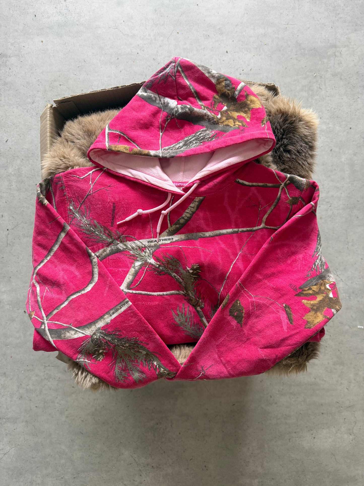 REAL TREE hot pink hoodie ★ Size labelled medium