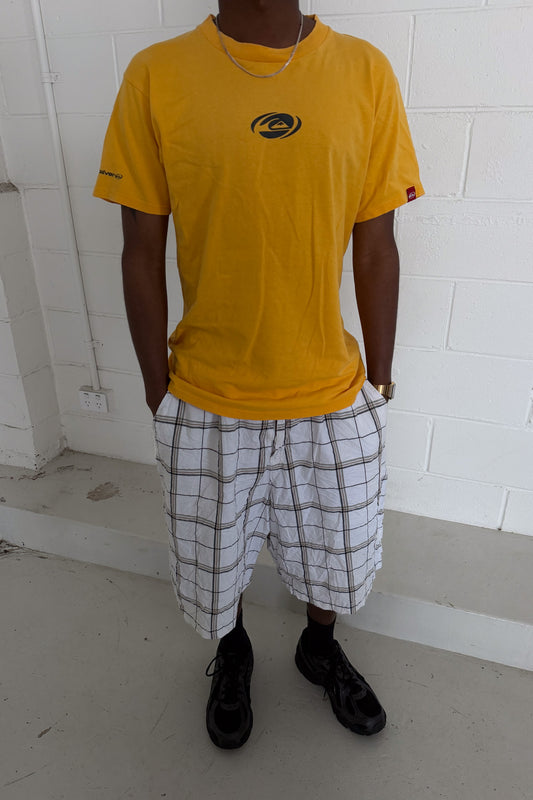 QUICKSILVER yellow tee ★ Size estimated medium