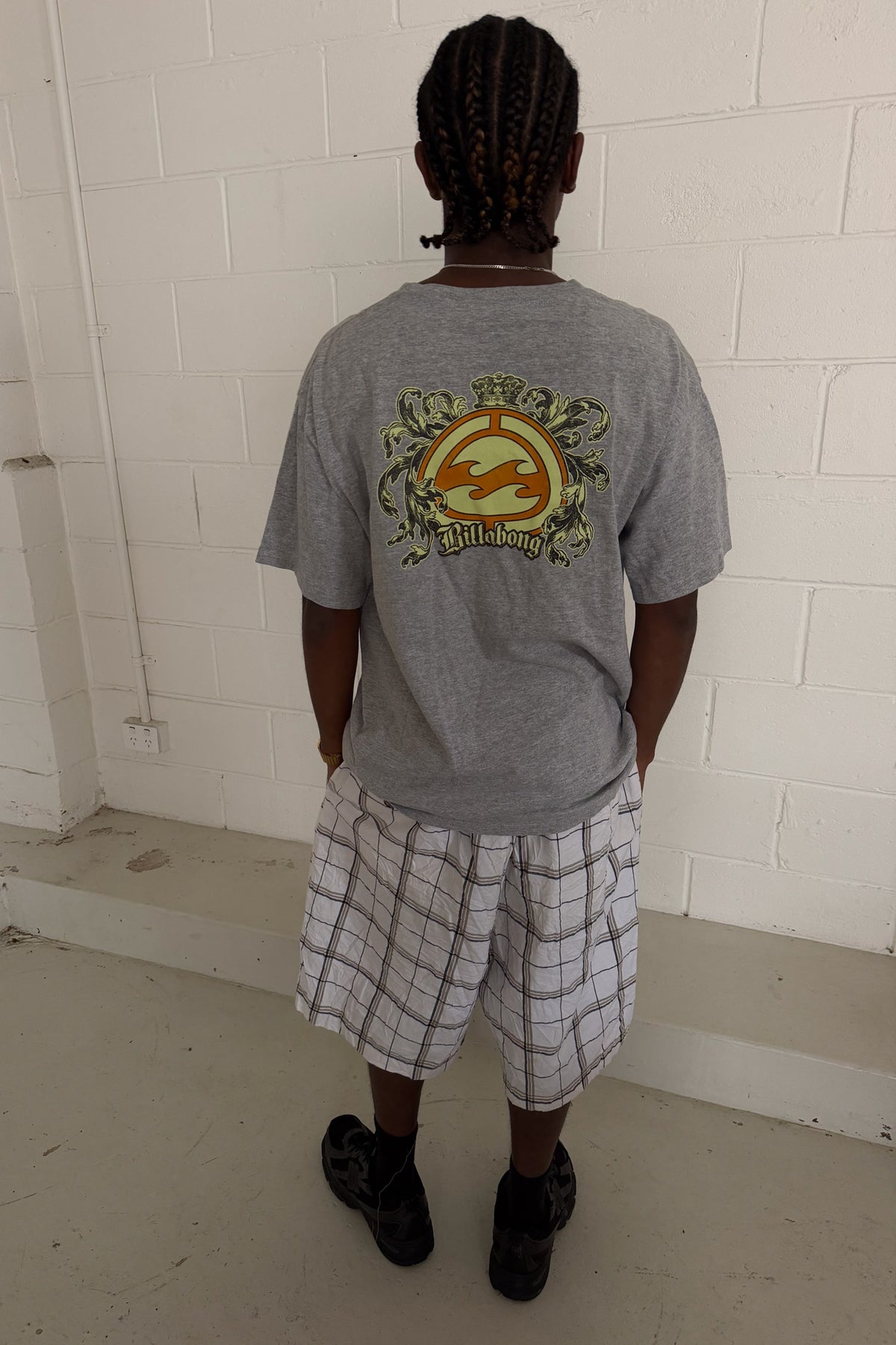 BILLABONG grey graphic tee ★ Size estimated large