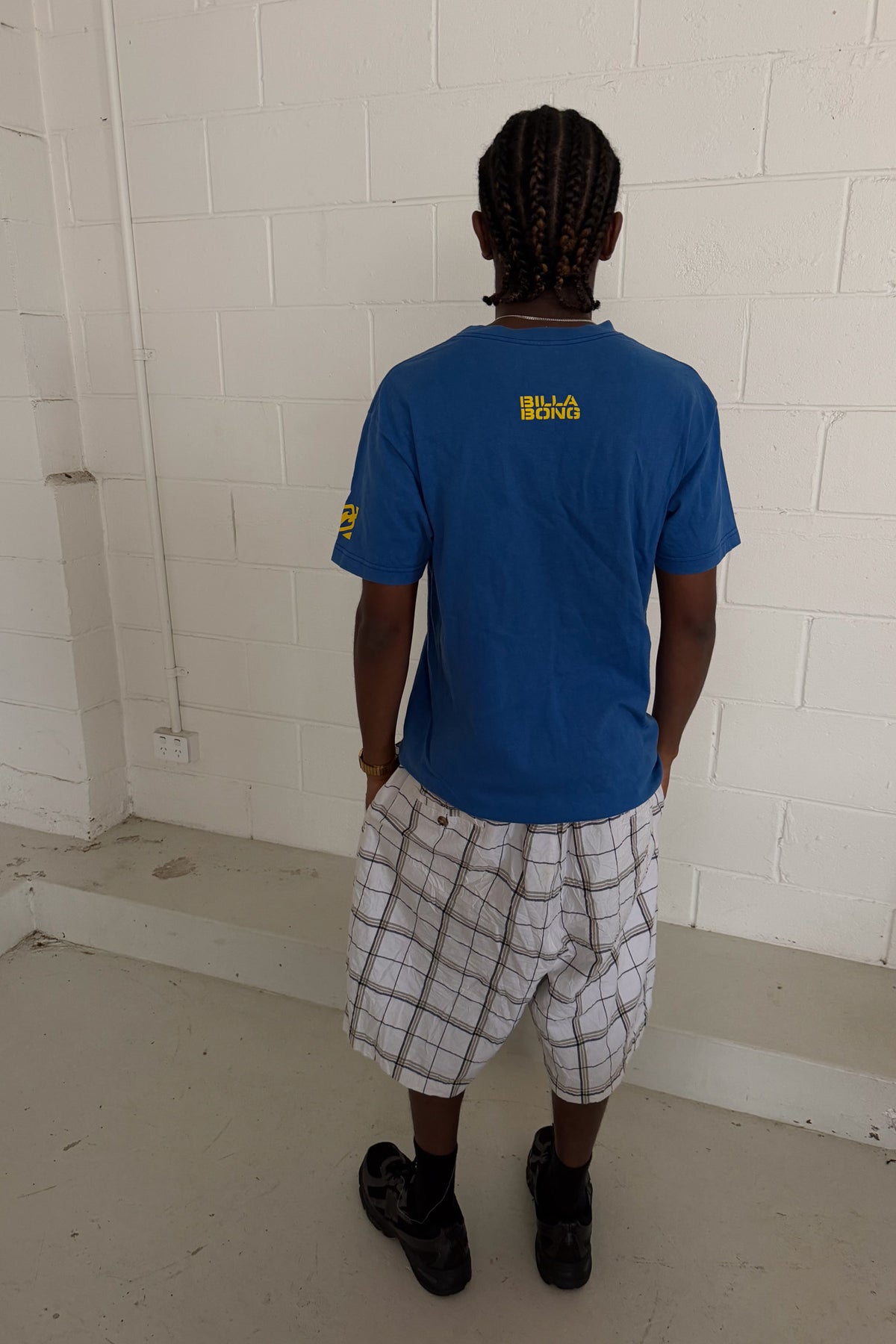 BILLABONG blue & yellow tee ★ Size est small