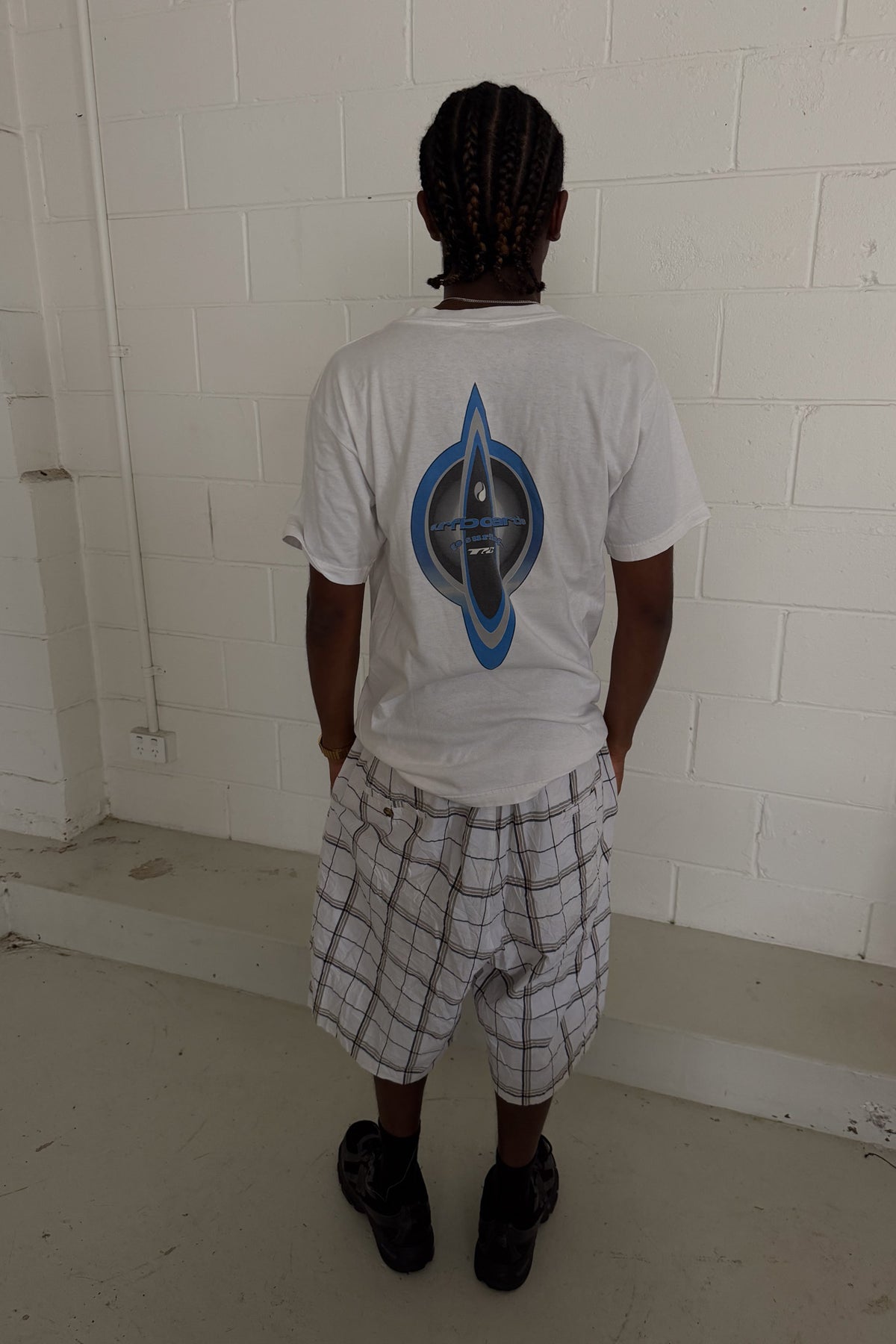 T&C SURF white & blue graphic tee ★ Size est medium