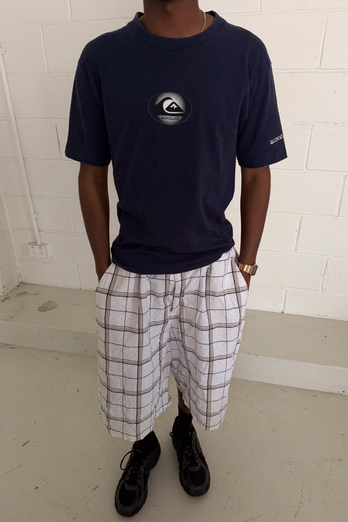 QUICKSILVER navy slim tee ★ Size small