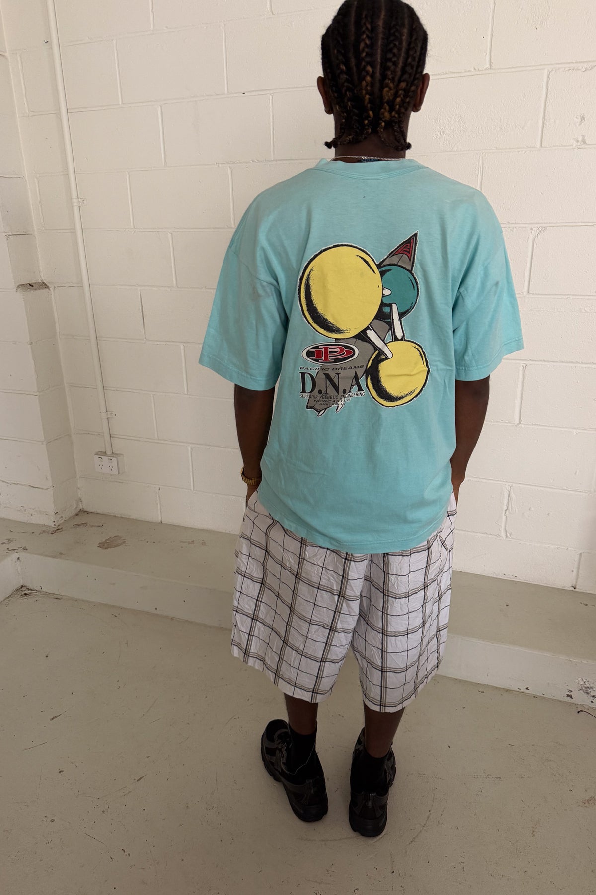PACIFIC DREAMS aqua graphic tee ★ Size medium