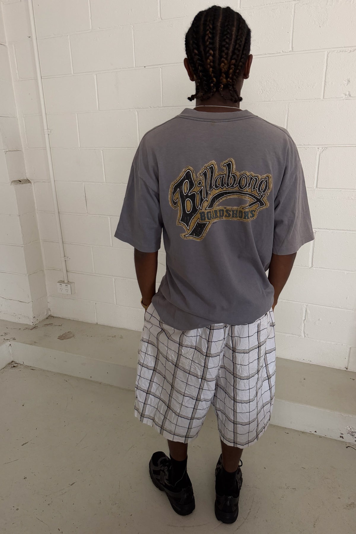 BILLABONG grey graphic tee ★ Size large