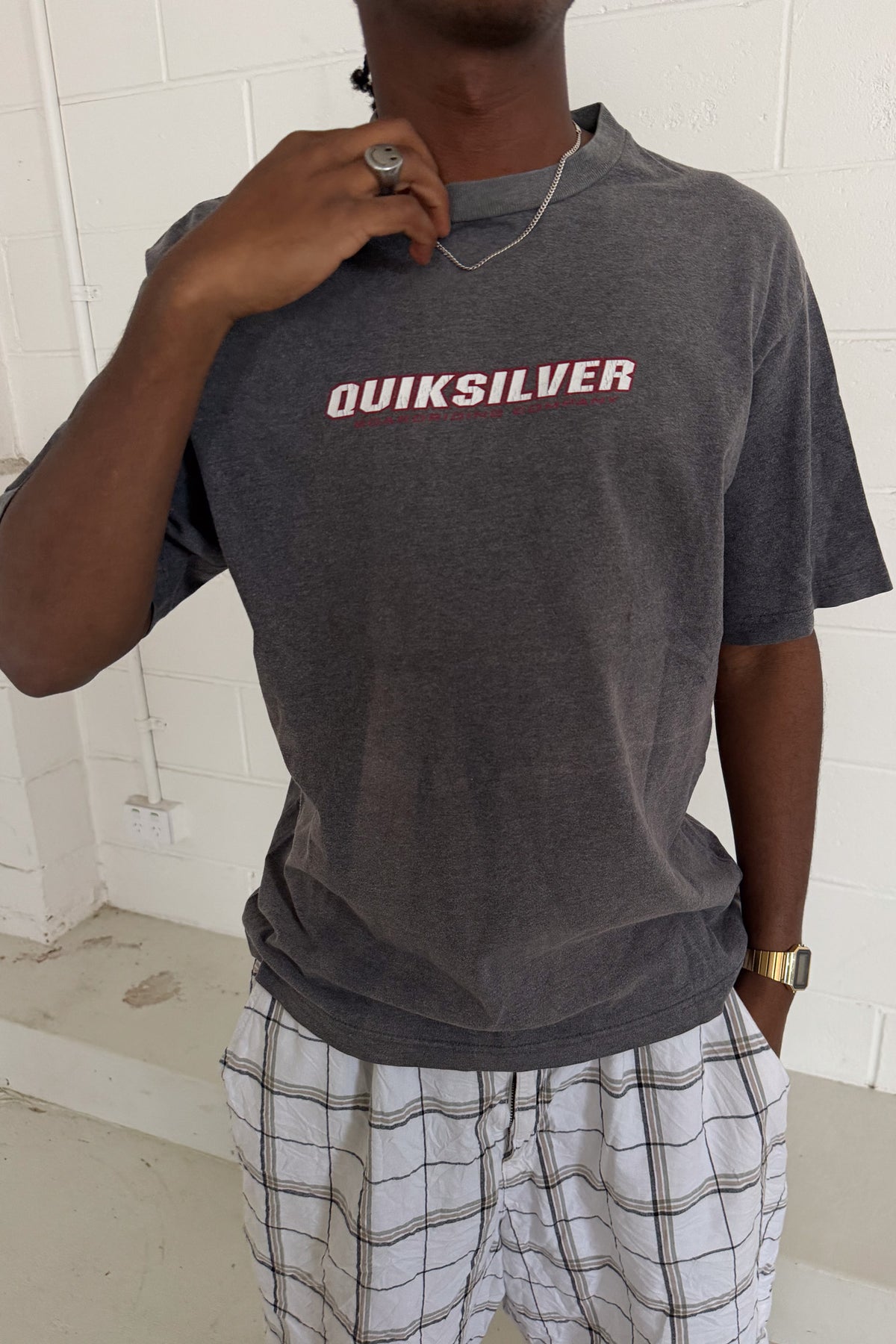 QUICKSILVER dark grey logo tee ★ Size medium