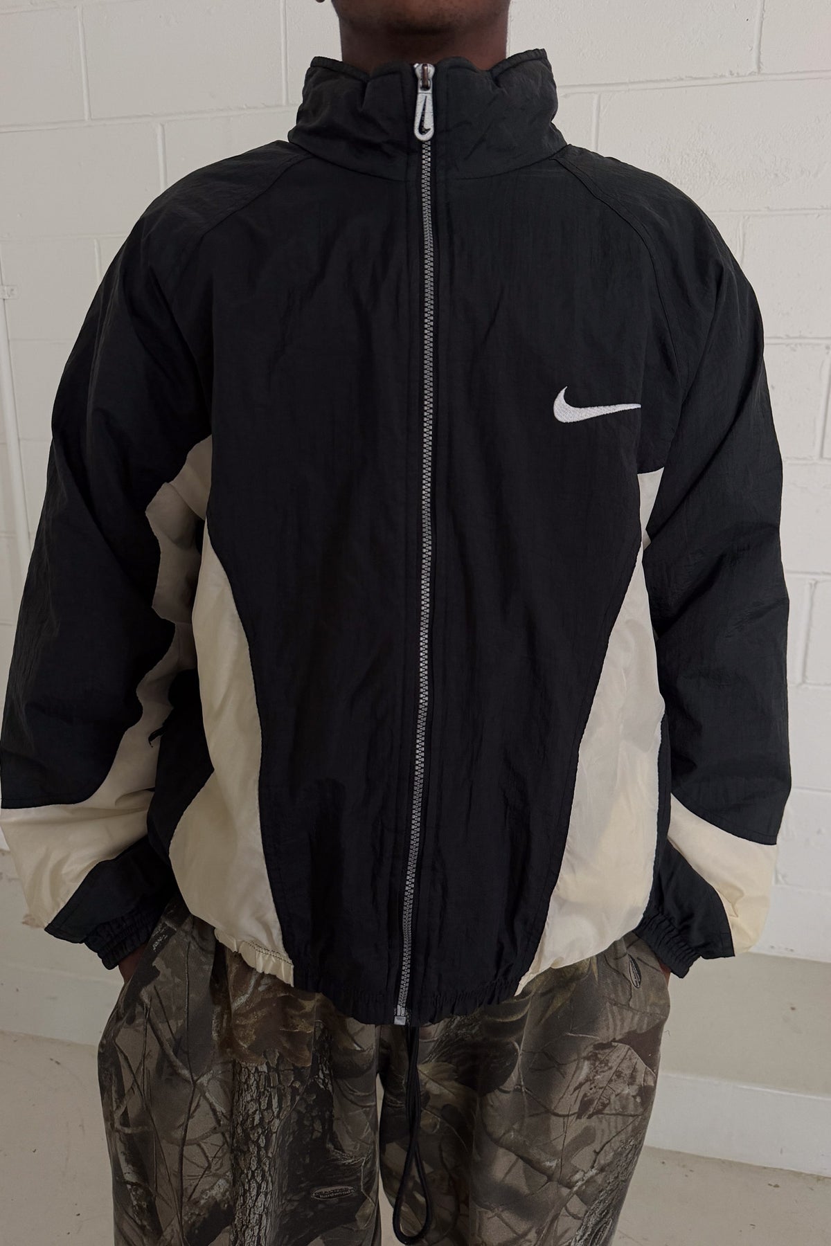 NIKE black & white zip up jacket ★ Size large