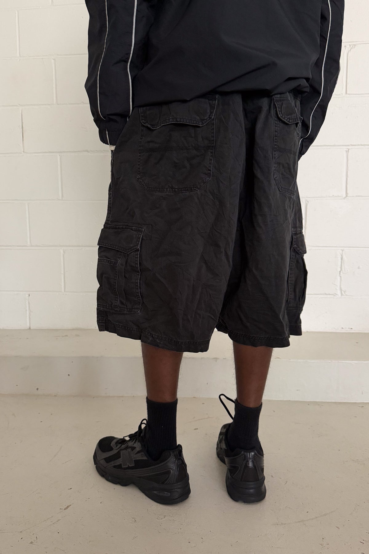Black plain jorts ★ one size adjustable waist