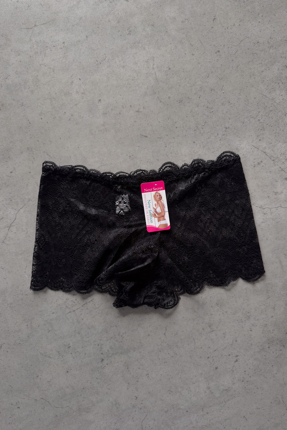 Black booty shorts ★ Medium