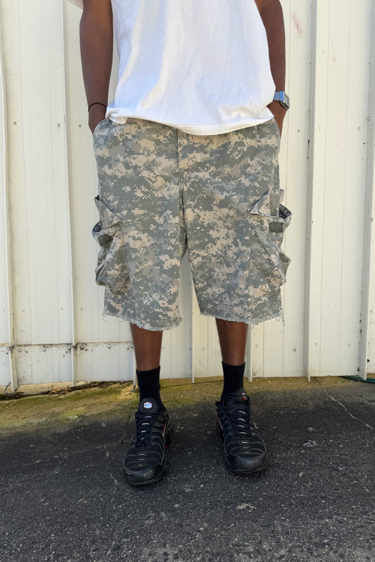 Light green camo jorts ★ one size adjustable waist