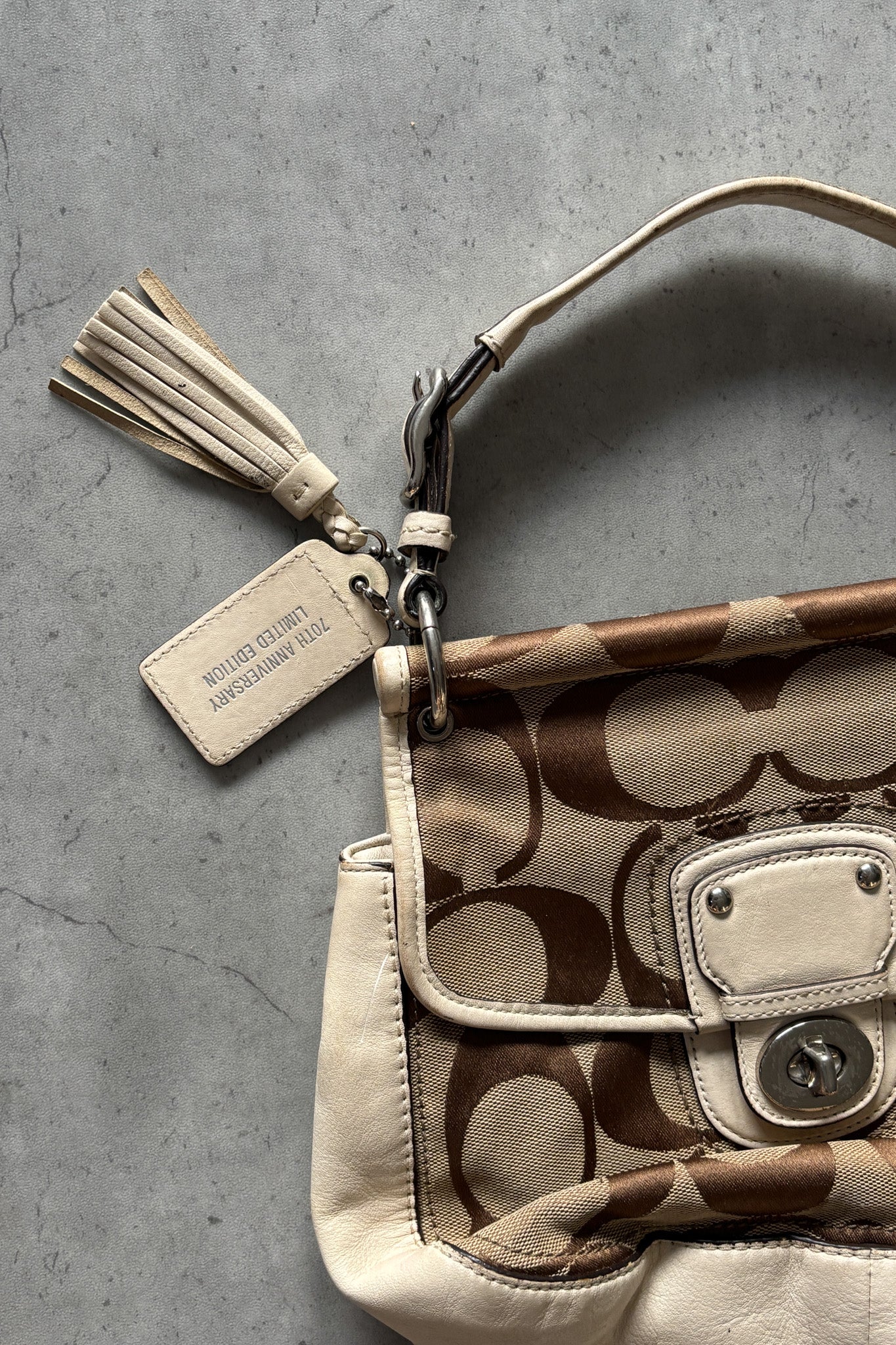 COACH 70TH ANNIVERSARY LIMITED EDITION + monogram hand bag + tassle ★