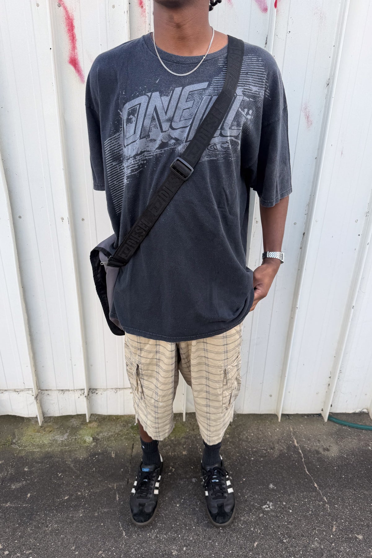 O'NEILL charcoal + grey tee ★ Size est Xlarge