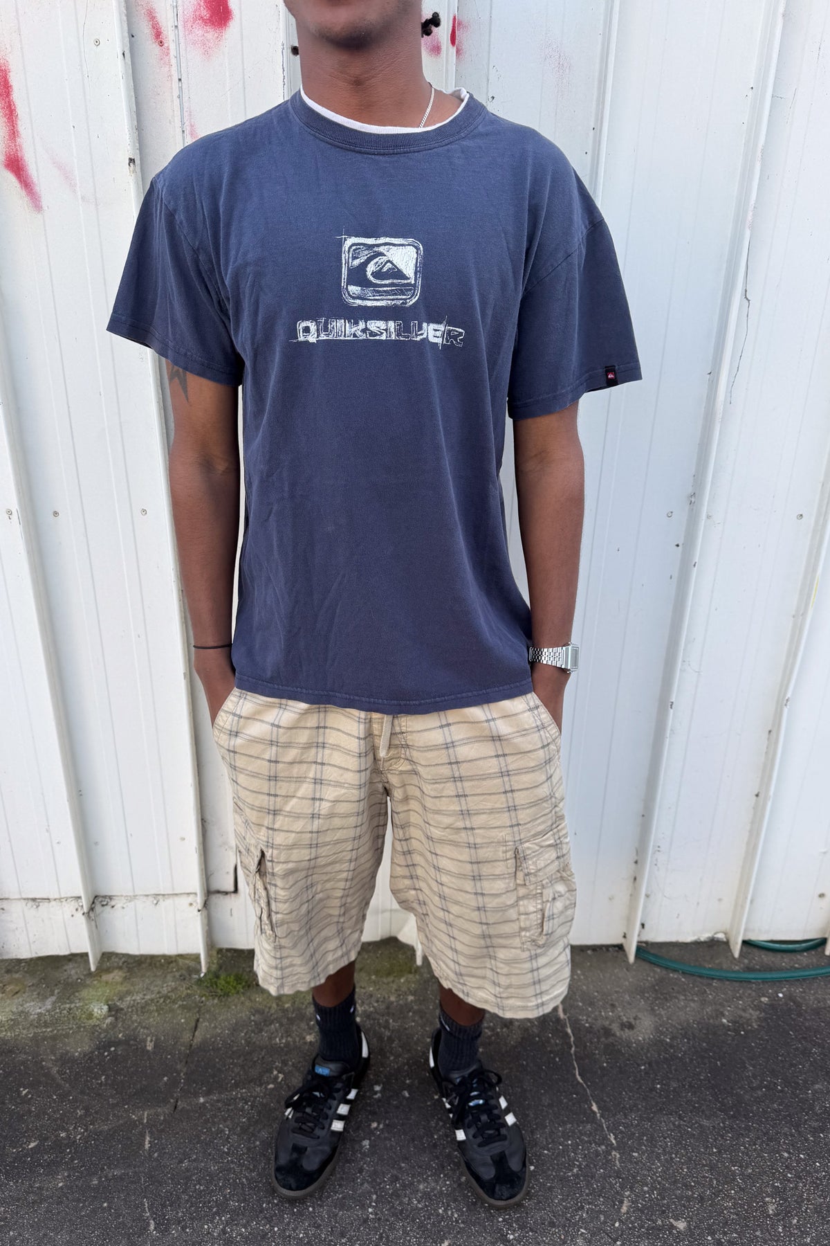 QUICKSILVER navy tee ★ Size labelled large