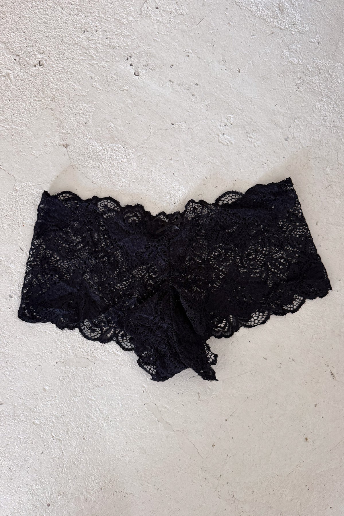 Black  lacey booty shorts ★ ONE SIZE