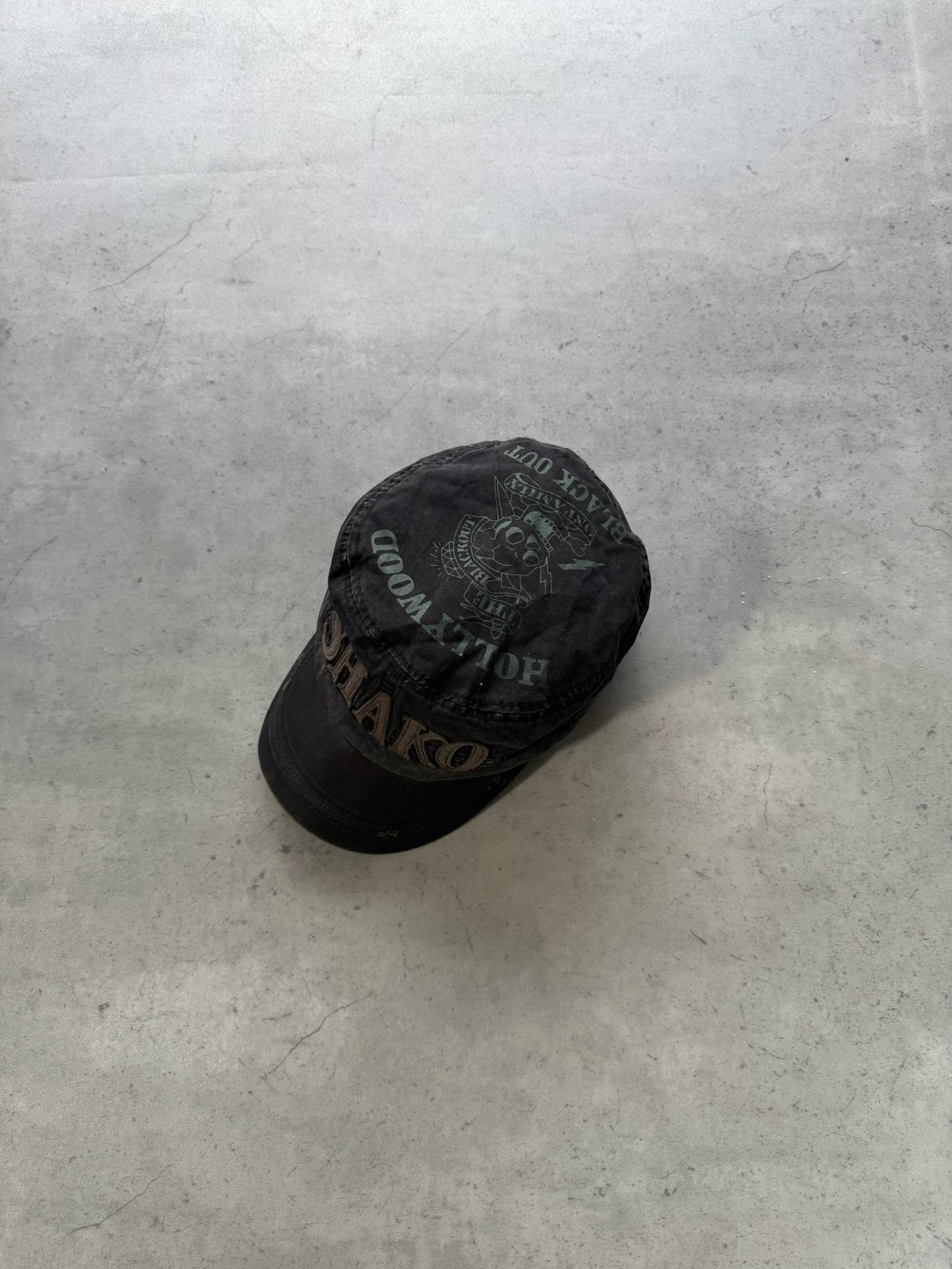 Graphic embroidered cadet hat ★