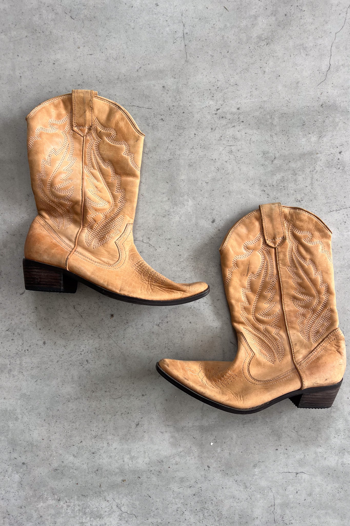 Tan embroidered cowboy boots ★ Size euro 39