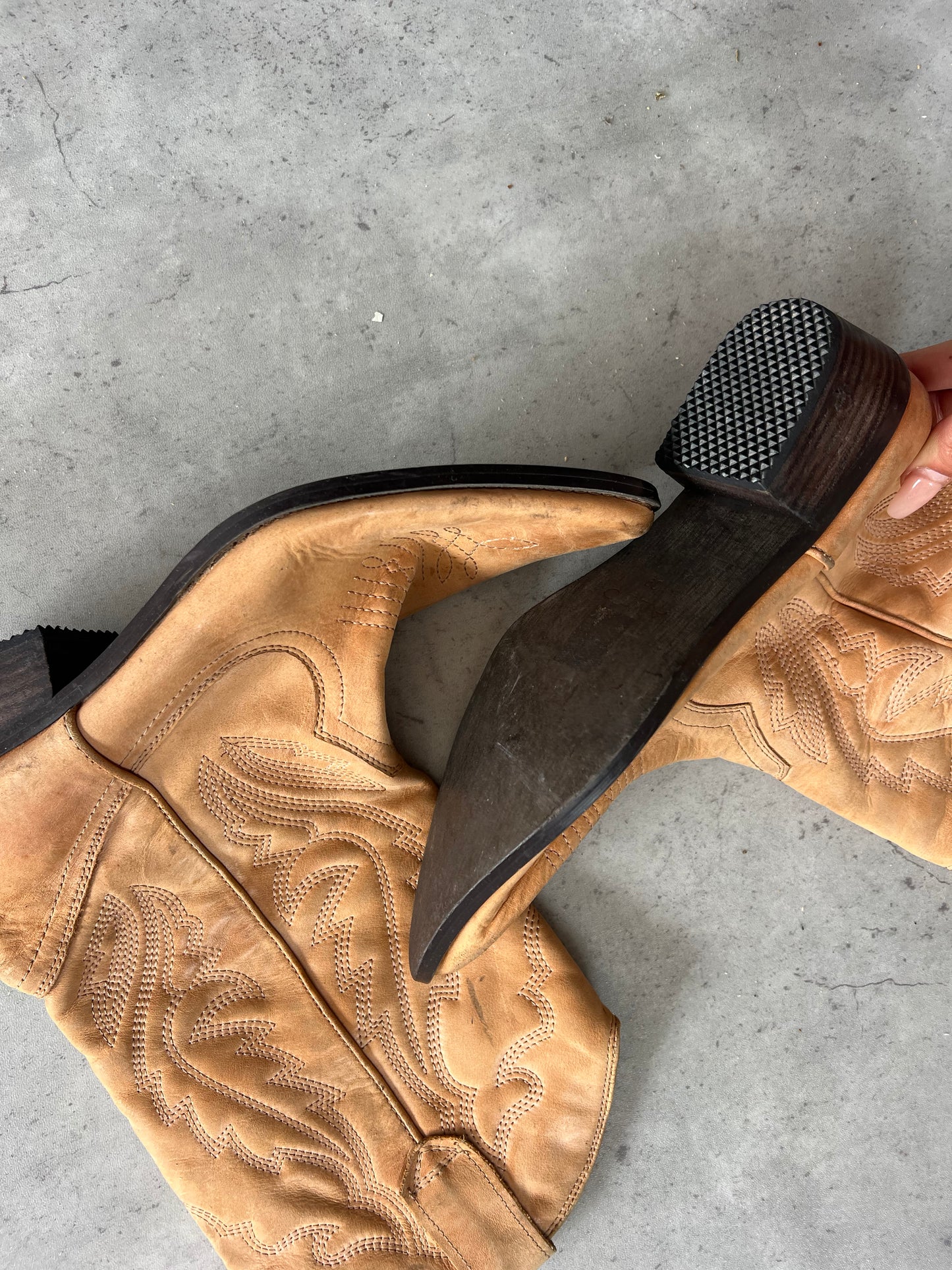 Tan embroidered cowboy boots ★ Size euro 39