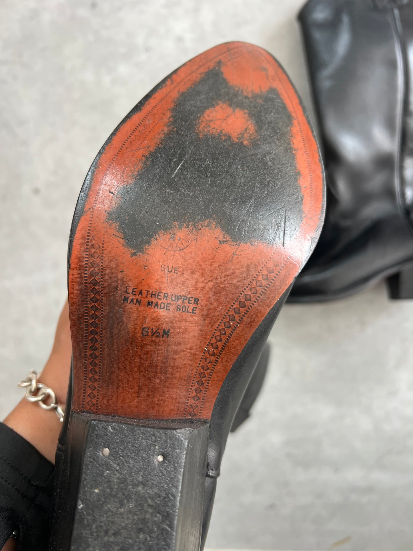 Black leather cowboy boots ★ Size 6.5