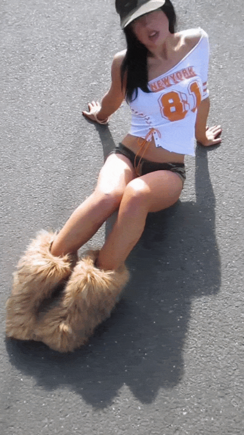 White + orange off-shoulder "new york" top ★ Size est small